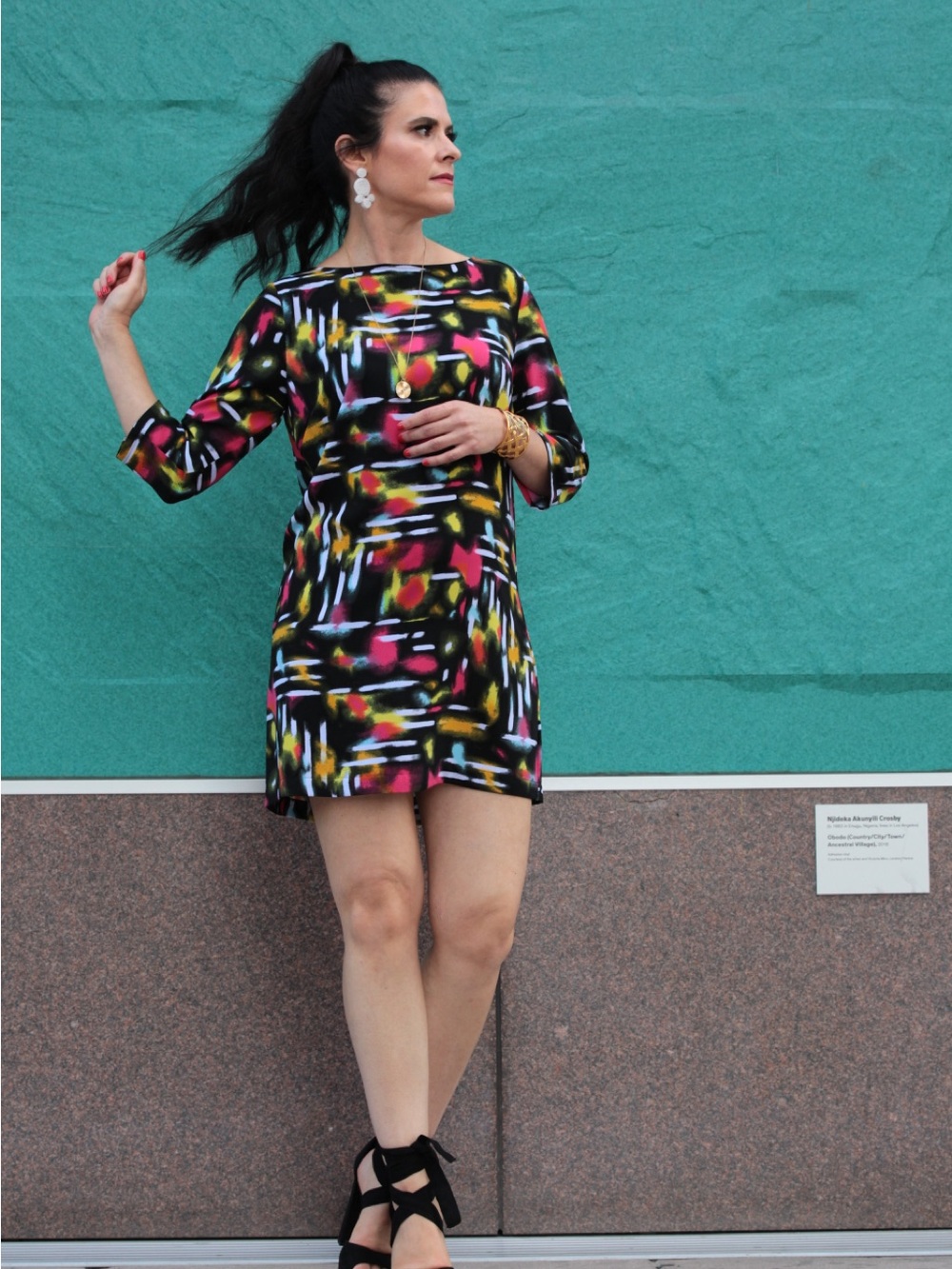 TILDON Black Abstract Print Boatneck Mini Shift Dress - Multicolor